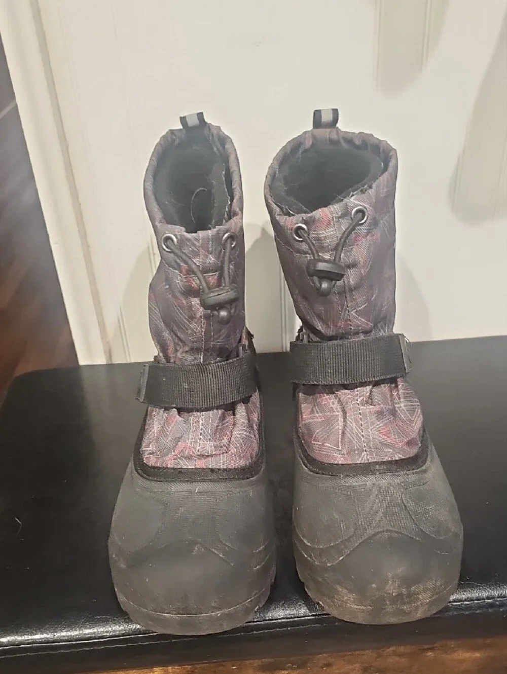 3M Thinsulate Kids Black Winter Boots with Geometric Pattern